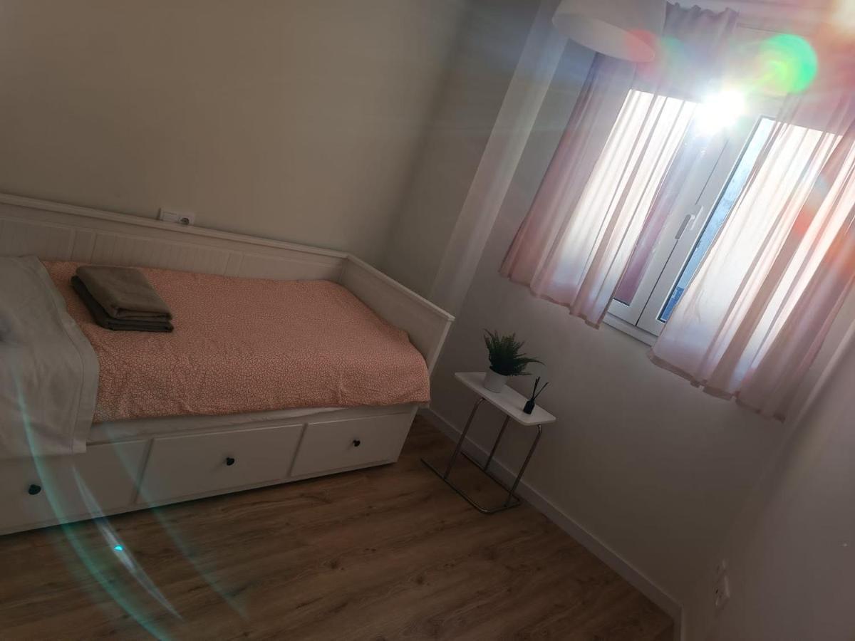 Appartamento Apartamento Sister WIFI Valenza Esterno foto
